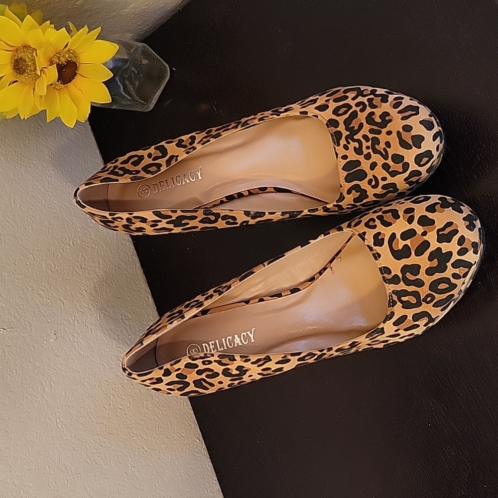 New Delicacy Leopard Print Wedges Size 8